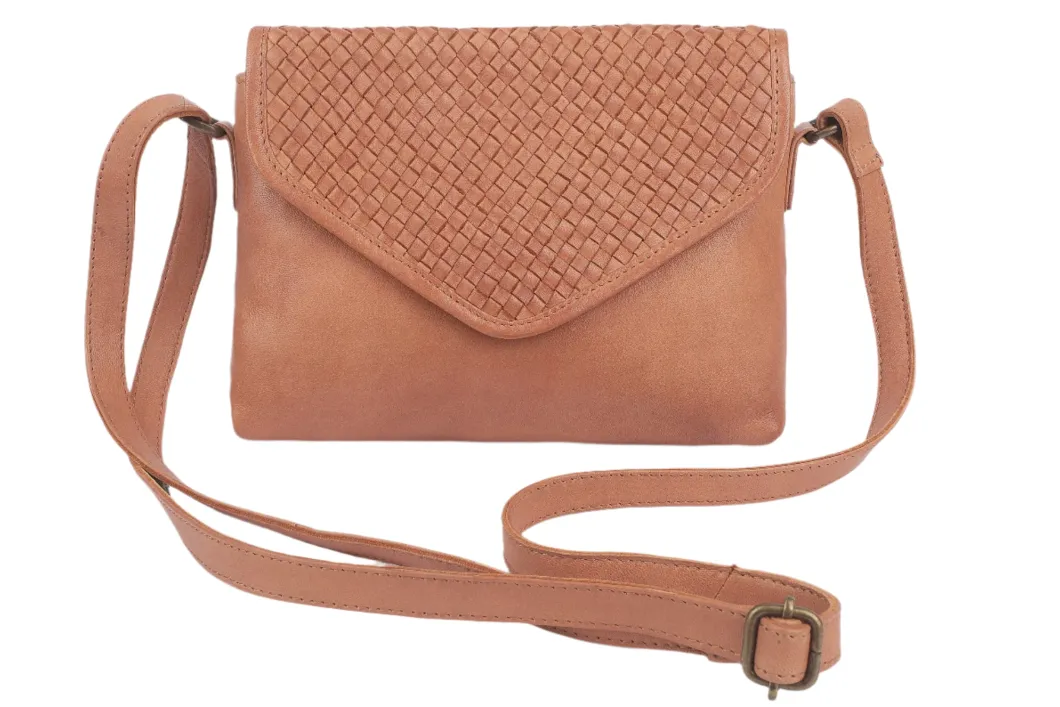 In Leatherz Blurt BL43 Crossbody Leather Bag Camel